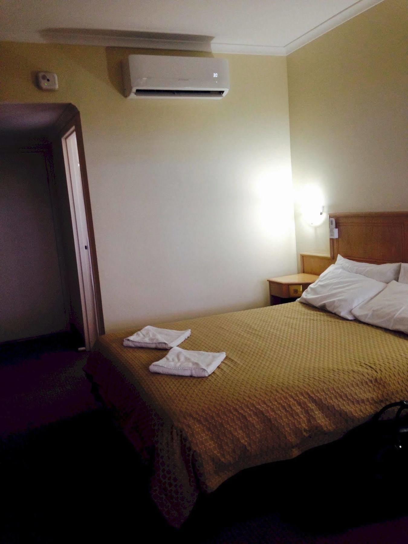 Nightcap At Motel 3*